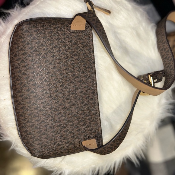 Authentic Michael Kors waist bag ❤️ - Picture 6 of 6